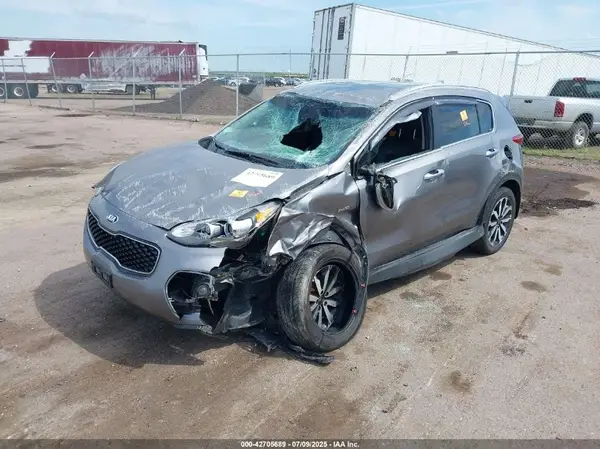 KNDPNCAC0J7487803 2018 KIA SPORTAGE - Image 2