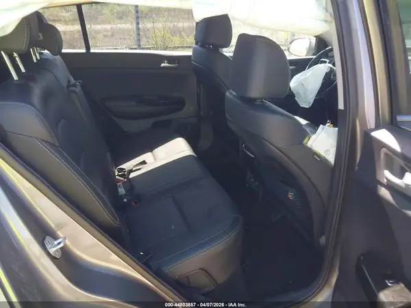 KNDPNCAC0K7530182 2019 KIA SPORTAGE - Image 8