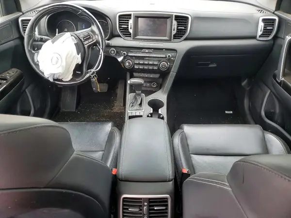 KNDPNCAC0K7549556 2019 KIA SPORTAGE - Image 8