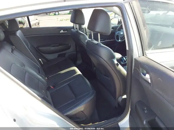 KNDPNCAC1H7106101 2017 KIA SPORTAGE - Image 8