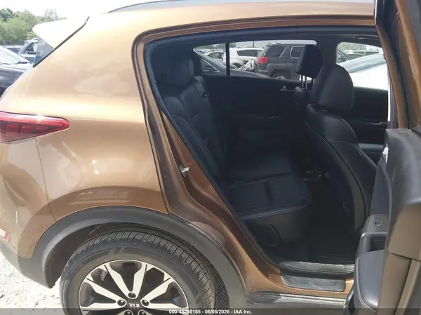KNDPNCAC1H7140393 2017 KIA SPORTAGE - Image 8