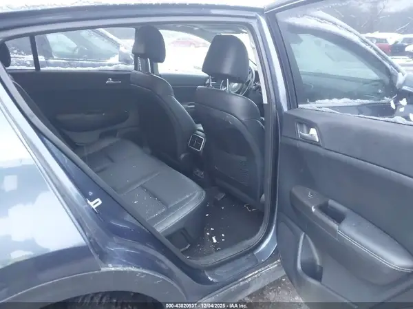 KNDPNCAC1H7153564 2017 KIA SPORTAGE - Image 8