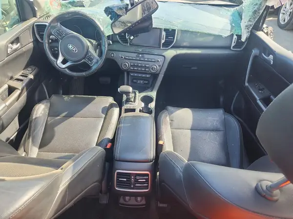 KNDPNCAC1H7164869 2017 KIA SPORTAGE - Image 8