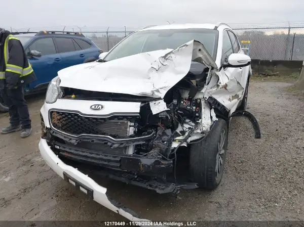 KNDPNCAC1J7337120 2018 KIA SPORTAGE - Image 2