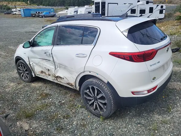KNDPNCAC1J7376208 2018 KIA SPORTAGE - Image 2