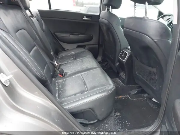 KNDPNCAC1J7387614 2018 KIA SPORTAGE - Image 8