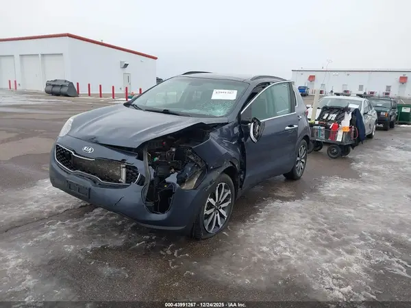 KNDPNCAC1J7393302 2018 KIA SPORTAGE - Image 2
