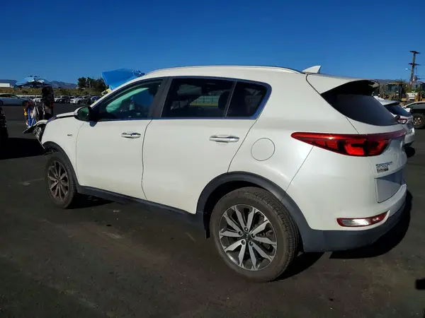 KNDPNCAC1J7428663 2018 KIA SPORTAGE - Image 2