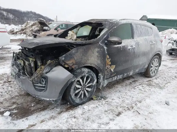 KNDPNCAC2H7105569 2017 KIA SPORTAGE - Image 2