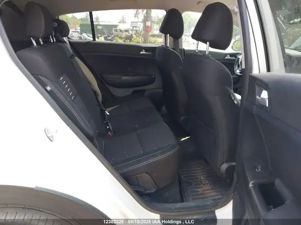 KNDPNCAC2H7127037 2017 KIA SPORTAGE - Image 8