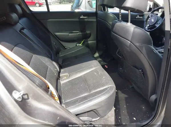 KNDPNCAC2H7149815 2017 KIA SPORTAGE - Image 8