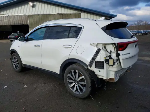 KNDPNCAC2J7311058 2018 KIA SPORTAGE - Image 2