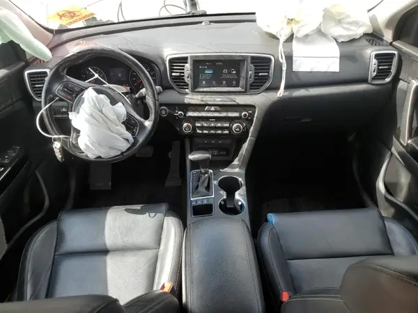 KNDPNCAC2J7354735 2018 KIA SPORTAGE - Image 8