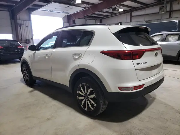 KNDPNCAC2J7356128 2018 KIA SPORTAGE - Image 2