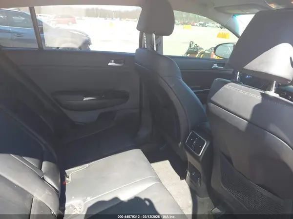 KNDPNCAC2K7619364 2019 KIA SPORTAGE - Image 8
