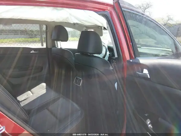 KNDPNCAC2K7620305 2019 KIA SPORTAGE - Image 8