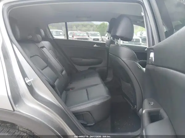 KNDPNCAC3H7059346 2017 KIA SPORTAGE - Image 8