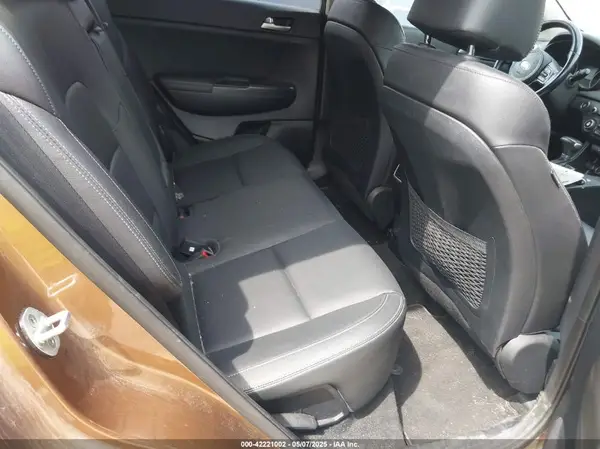 KNDPNCAC3H7113373 2017 KIA SPORTAGE - Image 8
