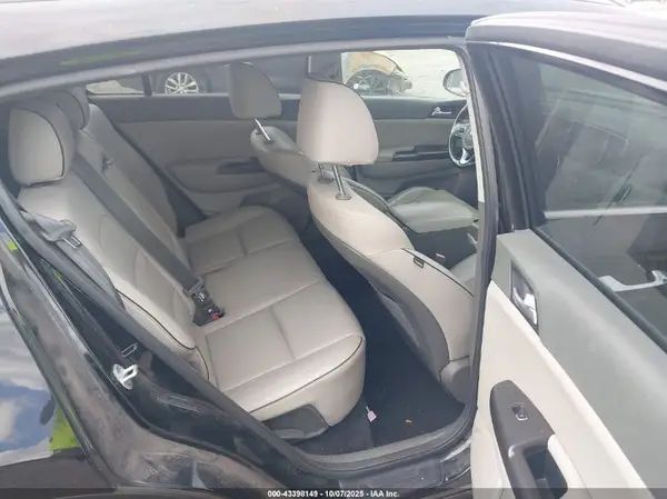 KNDPNCAC3H7178353 2017 KIA SPORTAGE - Image 8