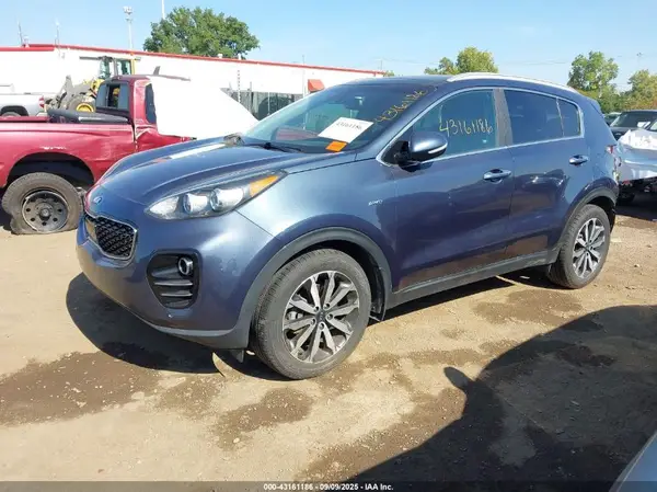 KNDPNCAC3H7180328 2017 KIA SPORTAGE - Image 2