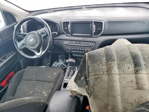 KNDPNCAC3H7181964 2017 KIA SPORTAGE - Image 8