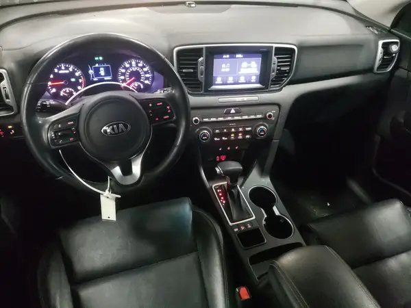 KNDPNCAC3H7202716 2017 KIA SPORTAGE - Image 8
