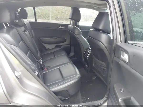 KNDPNCAC3H7206653 2017 KIA SPORTAGE - Image 8