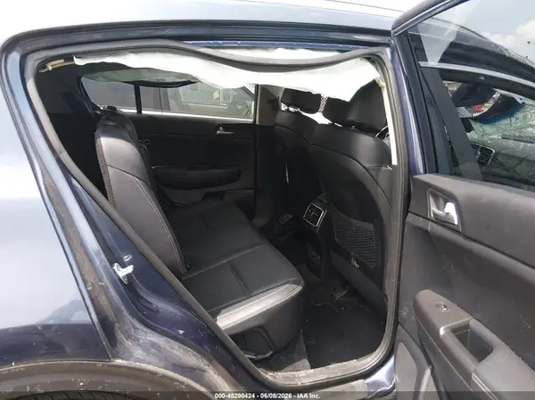 KNDPNCAC3H7252600 2017 KIA SPORTAGE - Image 8