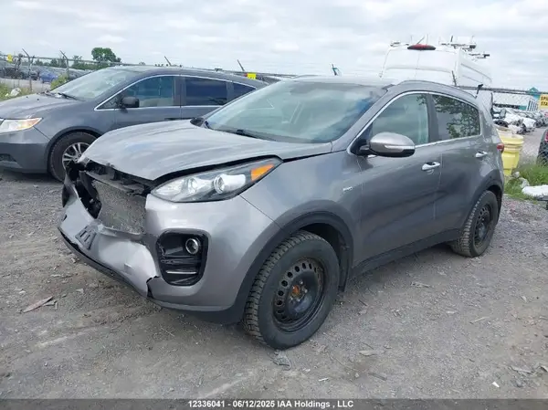 KNDPNCAC3J7333201 2018 KIA SPORTAGE - Image 2