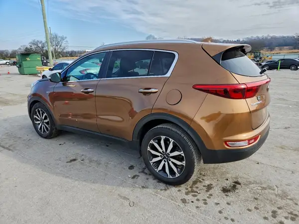KNDPNCAC3J7353920 2018 KIA SPORTAGE - Image 2