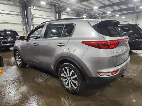 KNDPNCAC3J7360205 2018 KIA SPORTAGE - Image 2