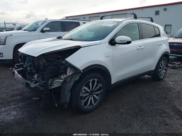 KNDPNCAC3J7387985 2018 KIA SPORTAGE - Image 2