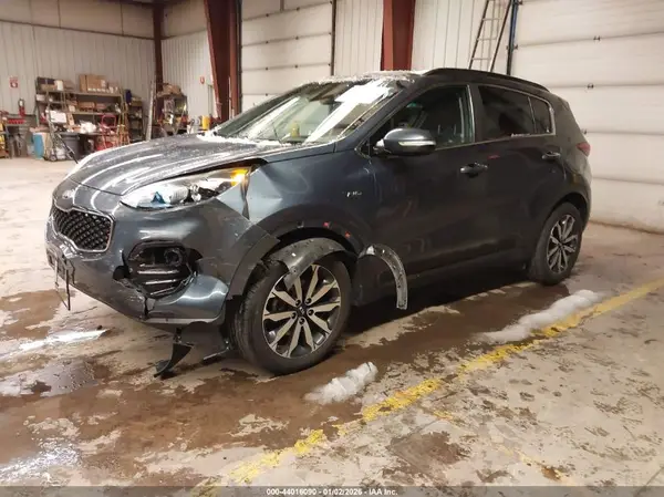 KNDPNCAC3J7396864 2018 KIA SPORTAGE - Image 2