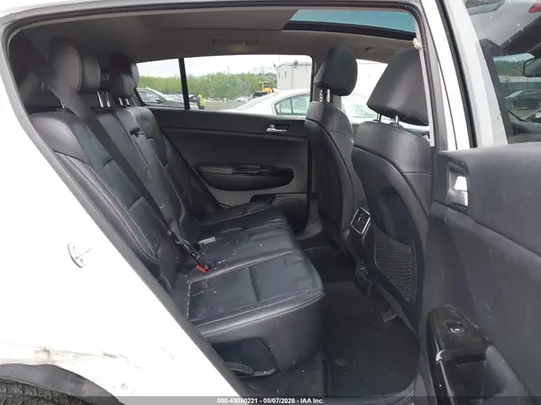 KNDPNCAC3J7399649 2018 KIA SPORTAGE - Image 8