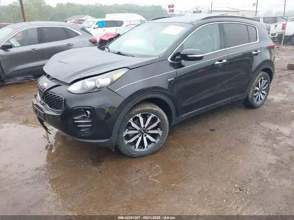 KNDPNCAC3J7422024 2018 KIA SPORTAGE - Image 2