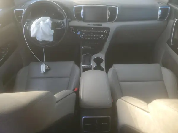 KNDPNCAC3J7422329 2018 KIA SPORTAGE - Image 8