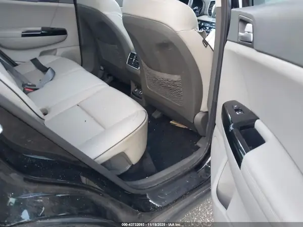 KNDPNCAC3J7435081 2018 KIA SPORTAGE - Image 8