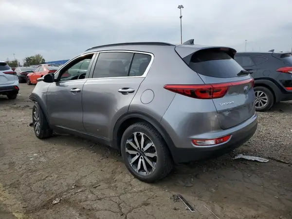 KNDPNCAC3J7483082 2018 KIA SPORTAGE - Image 2