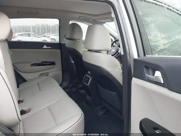 KNDPNCAC3L7668655 2020 KIA SPORTAGE - Image 8