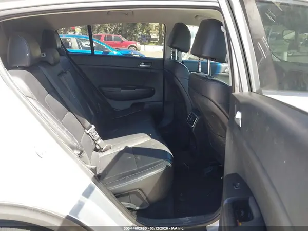 KNDPNCAC4H7032320 2017 KIA SPORTAGE - Image 8