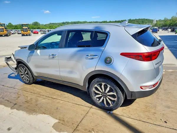 KNDPNCAC4H7053698 2017 KIA SPORTAGE - Image 2