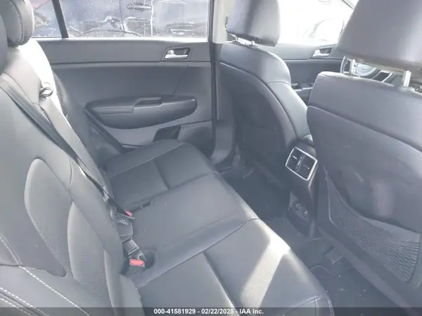 KNDPNCAC4H7055693 2017 KIA SPORTAGE - Image 8