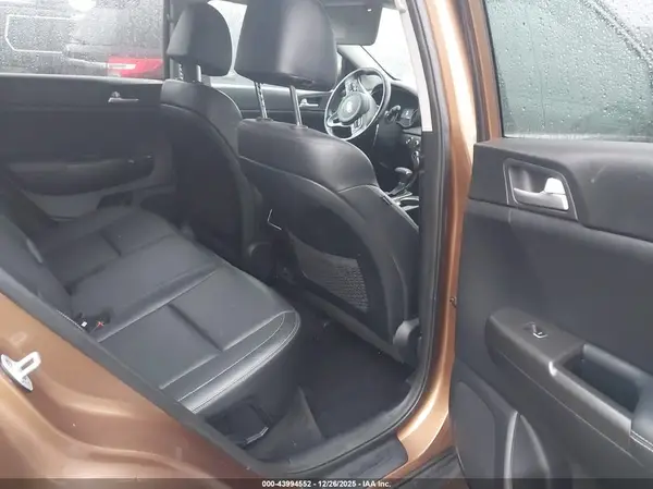 KNDPNCAC4H7061168 2017 KIA SPORTAGE - Image 8