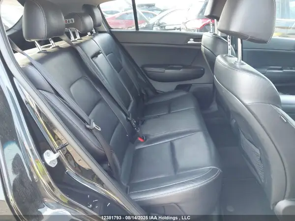 KNDPNCAC4H7074566 2017 KIA SPORTAGE - Image 8