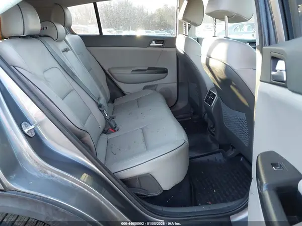 KNDPNCAC4H7088953 2017 KIA SPORTAGE - Image 8
