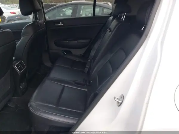 KNDPNCAC4H7105816 2017 KIA SPORTAGE - Image 8