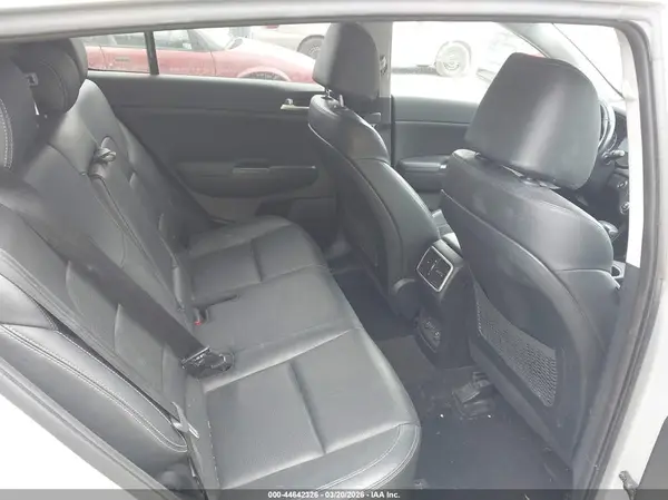 KNDPNCAC4H7161495 2017 KIA SPORTAGE - Image 8