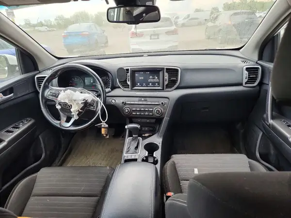 KNDPNCAC4H7164879 2017 KIA SPORTAGE - Image 8