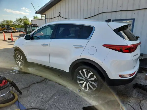 KNDPNCAC4H7173971 2017 KIA SPORTAGE - Image 2