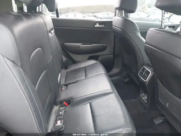 KNDPNCAC4H7259023 2017 KIA SPORTAGE - Image 8
